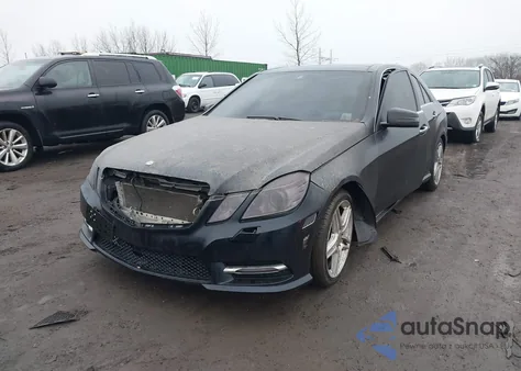 2013 Mercedes-Benz E 550 4Matic z USA, uszkodzony, nr VIN WDDHF9BB5DA677295